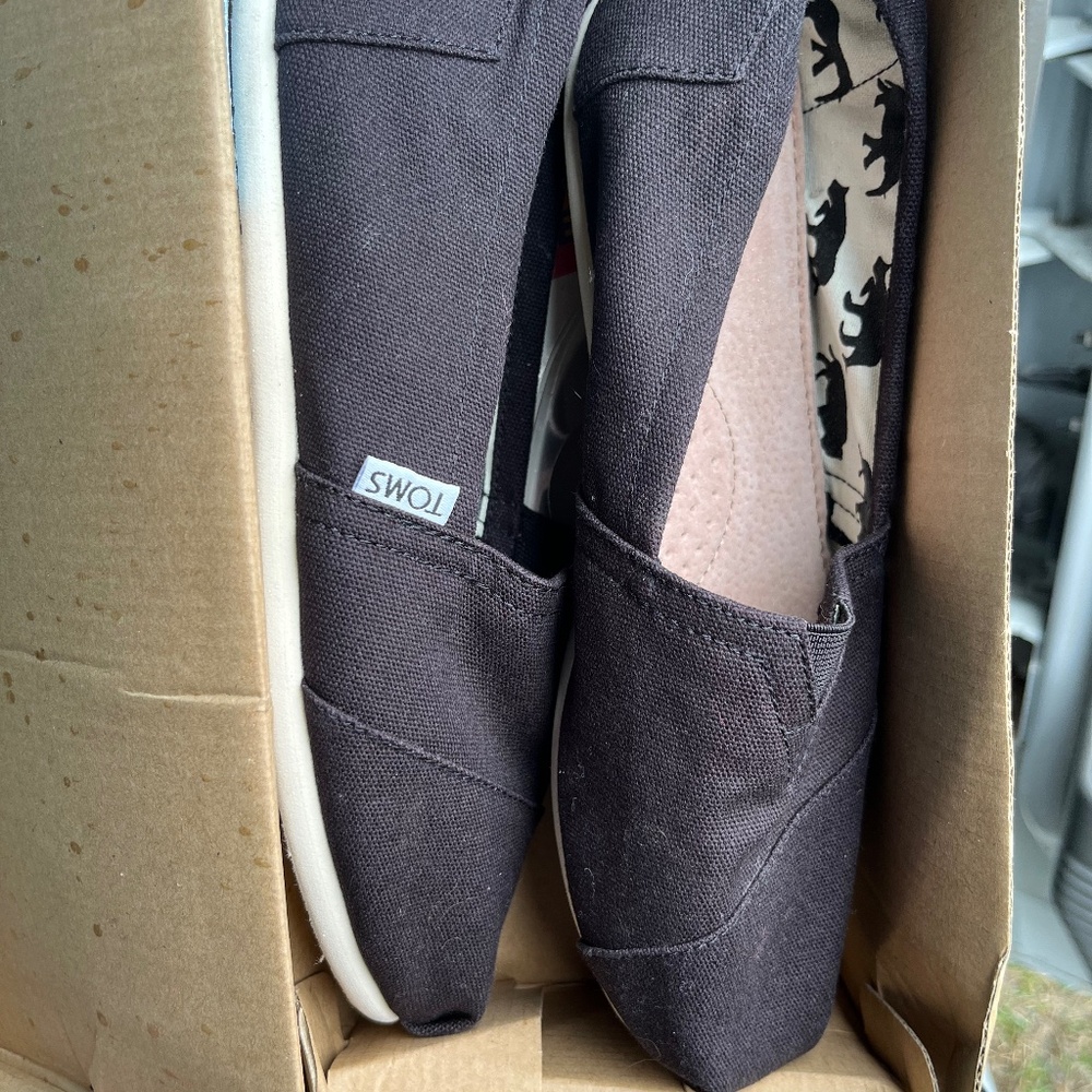 Classic black canvas Toms